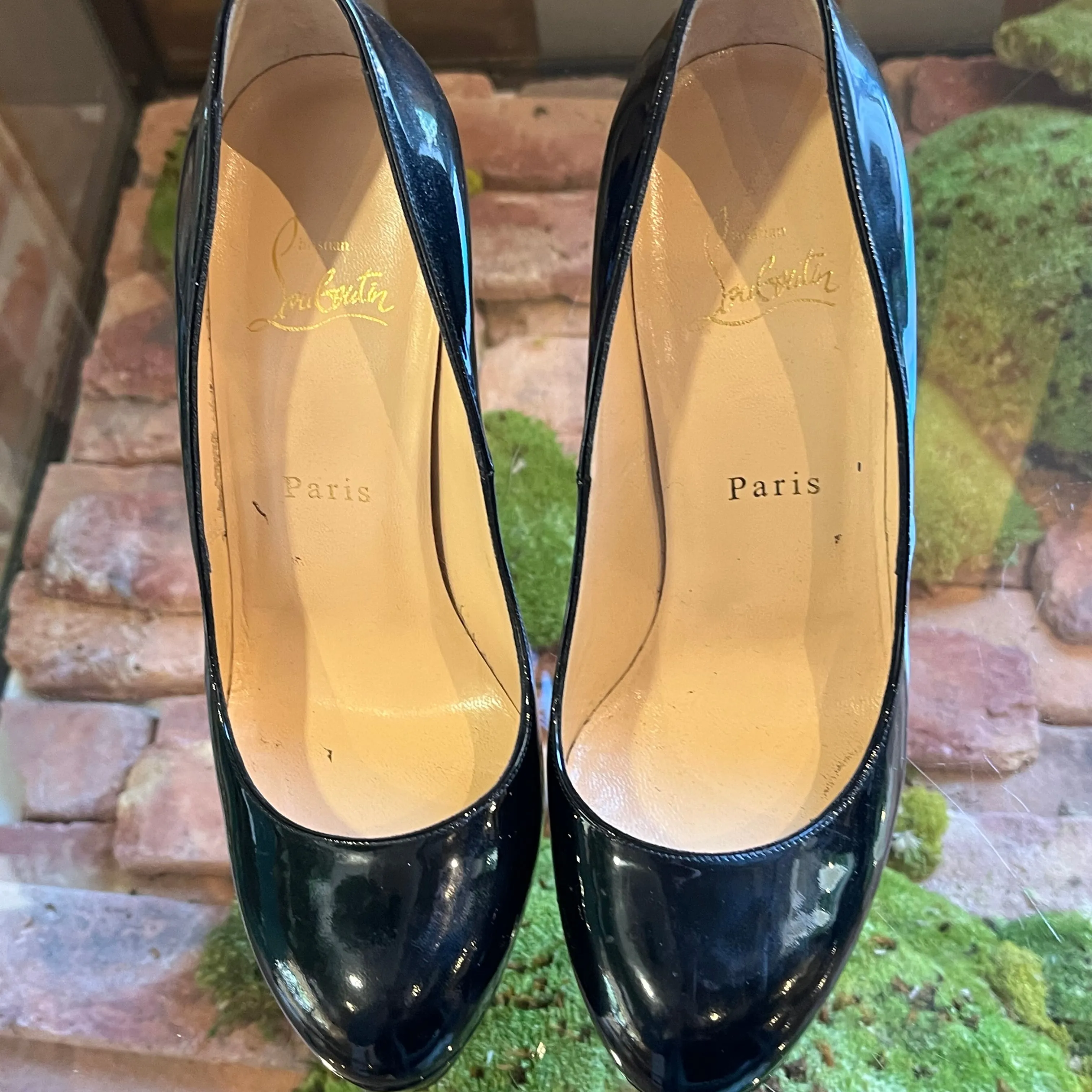 CHRISTIAN LOUBOUTIN Black Patent Leather Kate Pumps