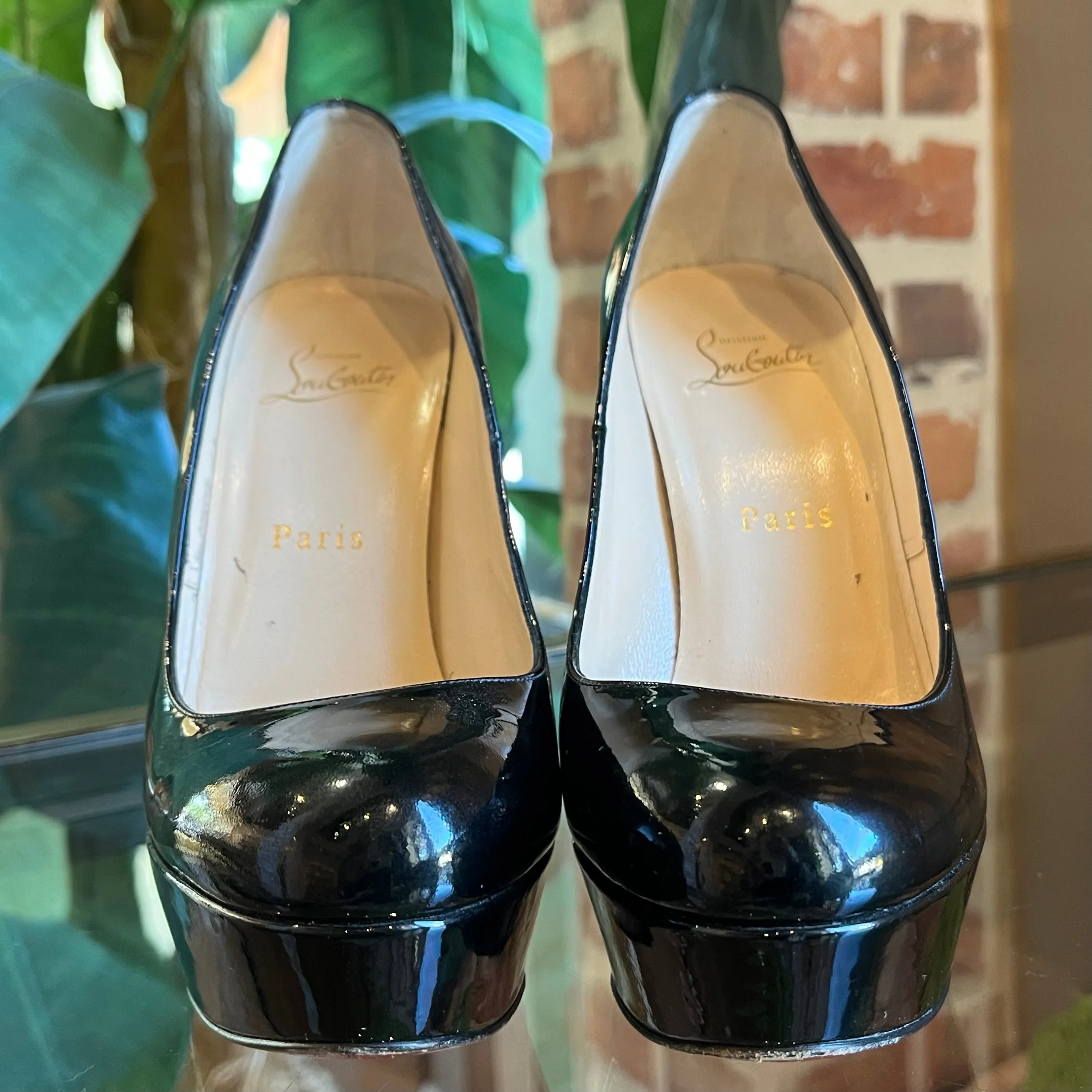 CHRISTIAN LOUBOUTIN Black Patent Leather Kate Pumps